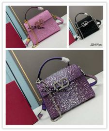 Picture of Valentino Lady Handbags _SKUfw125409228fw
